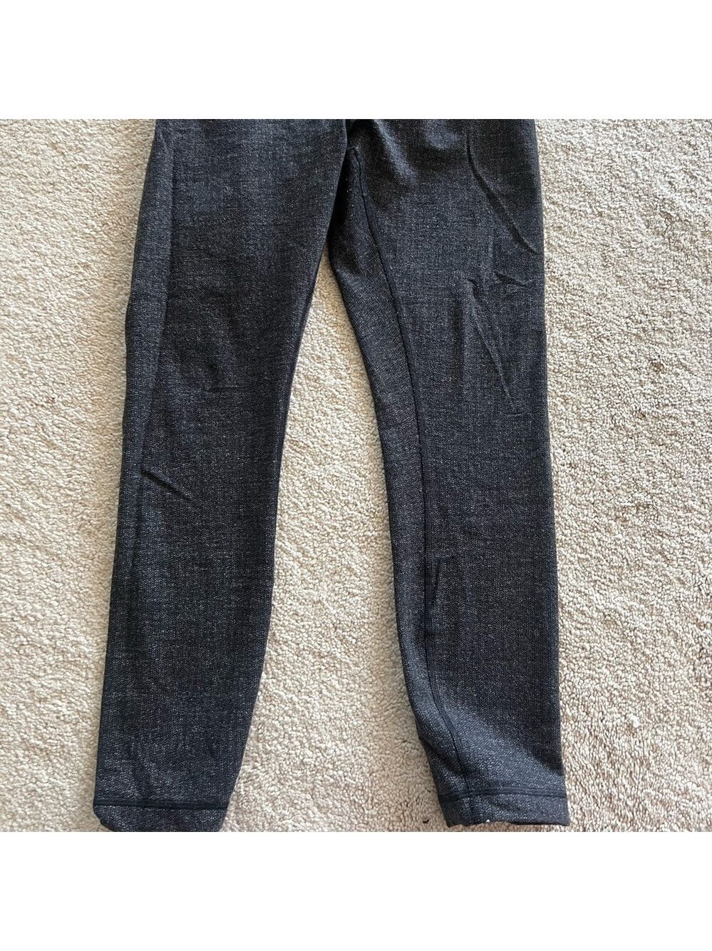 Cozy Lululemon Wunder Under Gray Black 8 - Picture 6 of 6
